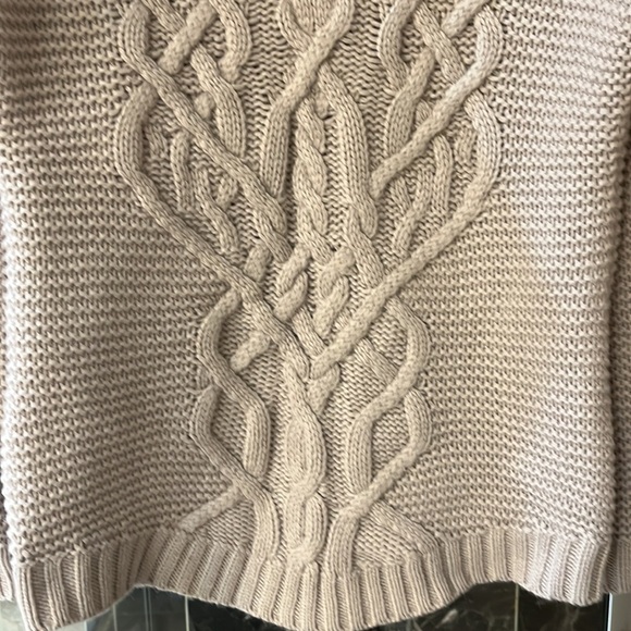 Tahari Tan sweater, size M, NWOT, never worn. - Picture 3 of 8